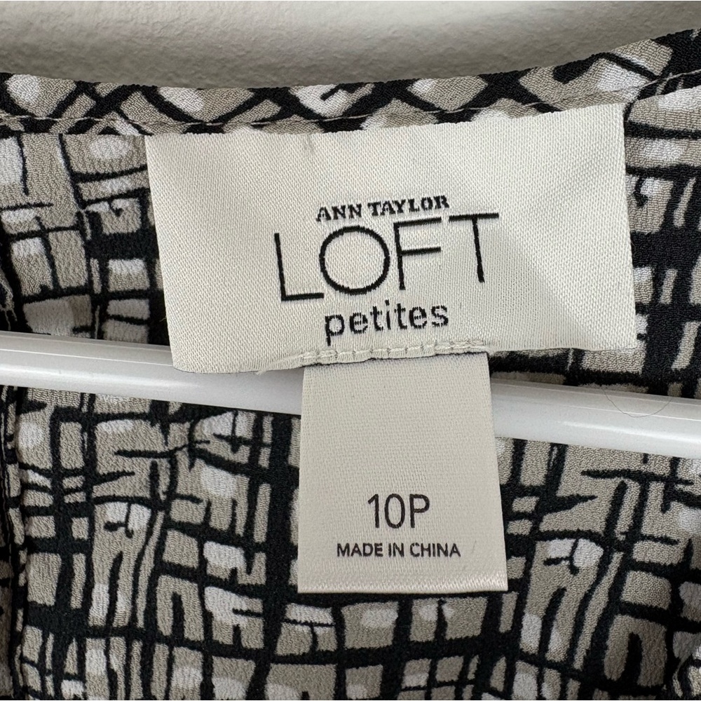 LOFT Black & White Cap Sleeve Grid Print Blouse sz 10 Petite business casual - Picture 2 of 8